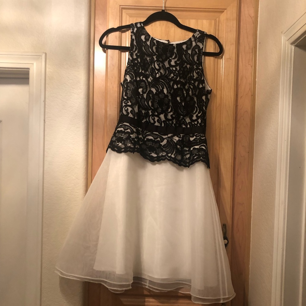 WHBM beautiful lace dress